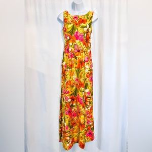 Floral sleeveless maxi dress with side slit. Vintage 1970s.